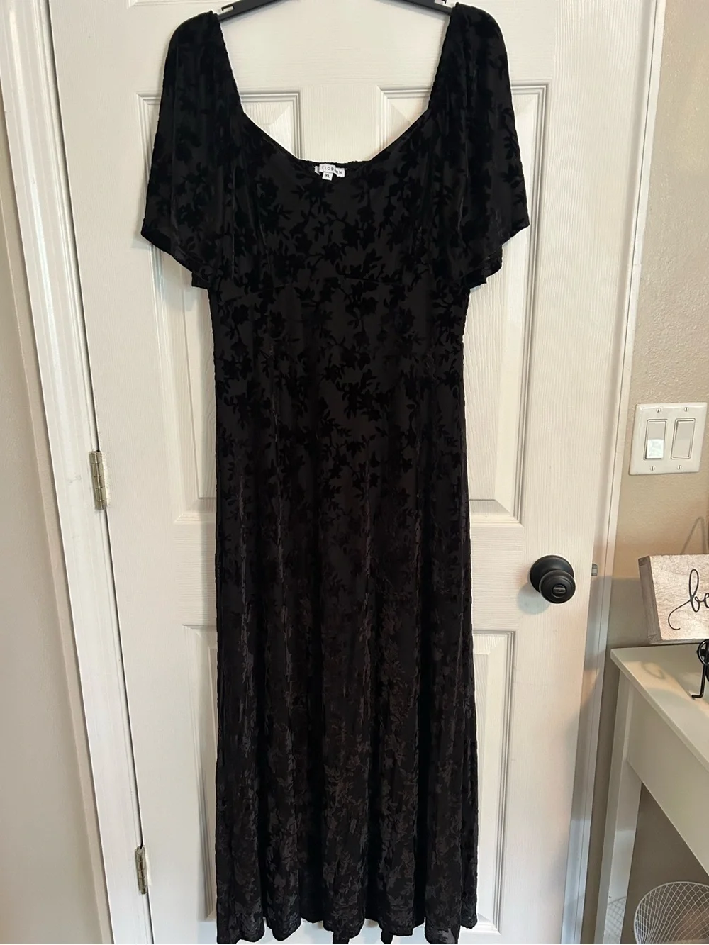Baltic Born Black Everley Velvet Maxi Dress - Picture 4 of 15